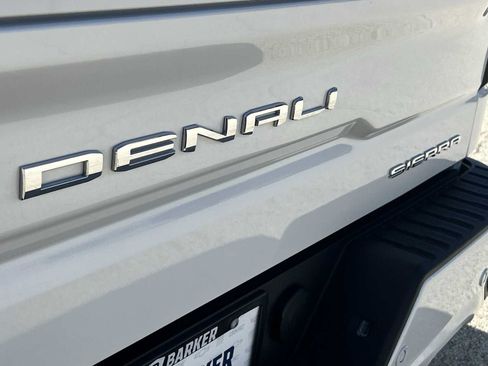 Used 2023 GMC Sierra 1500 Denali w/ Technology Package AWD/4WD image 32