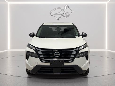 Used 2024 Nissan Rogue S AWD/4WD image 8