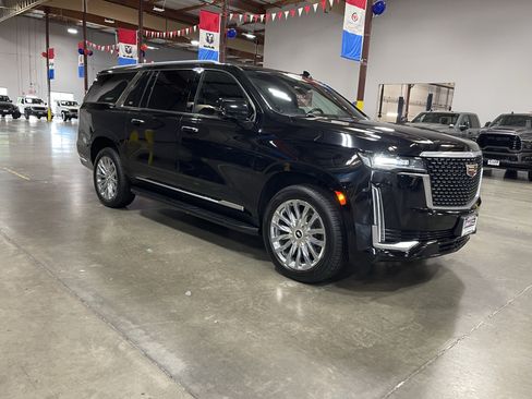 Used 2023 Cadillac Escalade ESV Premium Luxury AWD/4WD image 7