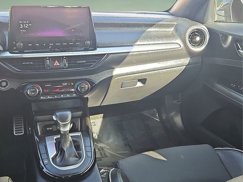 Used 2023 Kia Forte GT-Line w/ GT-Line Technology Package FWD image 13