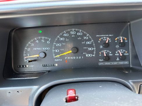 Used 1998 Chevrolet Silverado 2500 2WD Extended Cab w/ Preferred Equipment Group 3 image 21