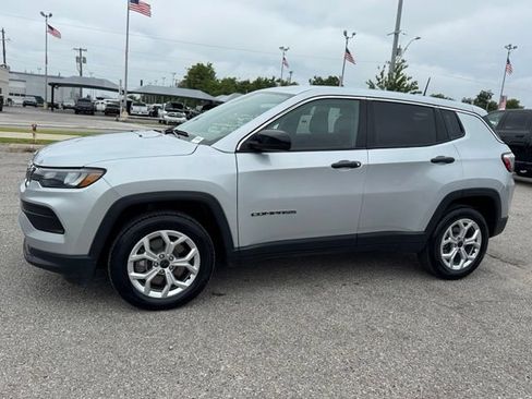 Certified 2025 Jeep Compass Sport AWD/4WD image 3