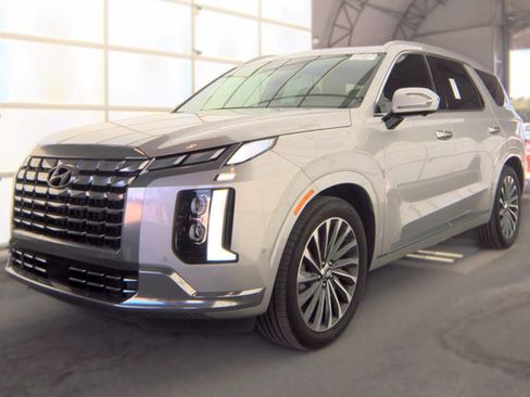 Used 2024 Hyundai Palisade Calligraphy FWD image 1