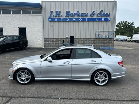 Used 2010 Mercedes-Benz C 300 4MATIC Sedan image 4
