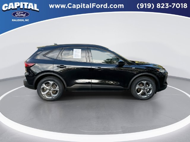 Certified 2025 Ford Escape ST-Line Select AWD/4WD image 9