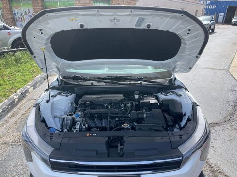 Used 2025 Kia K4 LXS image 31