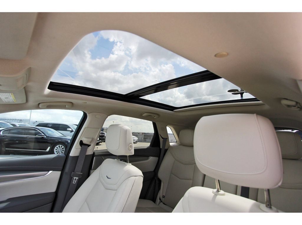 Certified 2023 Cadillac XT5 Premium Luxury w/ Technology Package FWD image 29