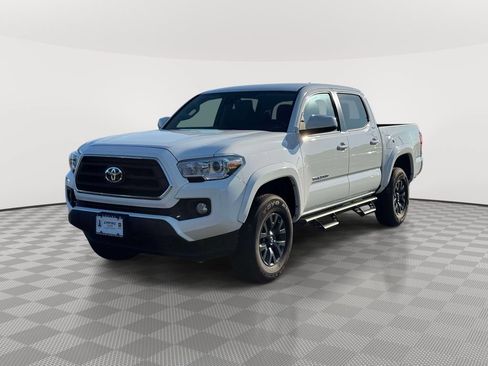 Used 2023 Toyota Tacoma SR5 RWD image 3