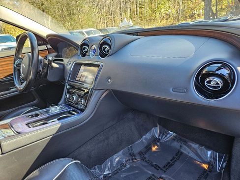 Used 2013 Jaguar XJ L Portfolio image 38