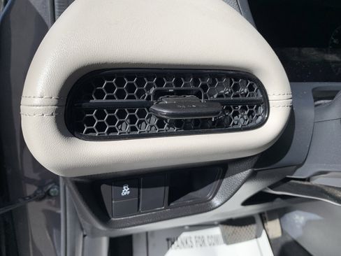 Certified 2025 Honda HR-V LX image 13