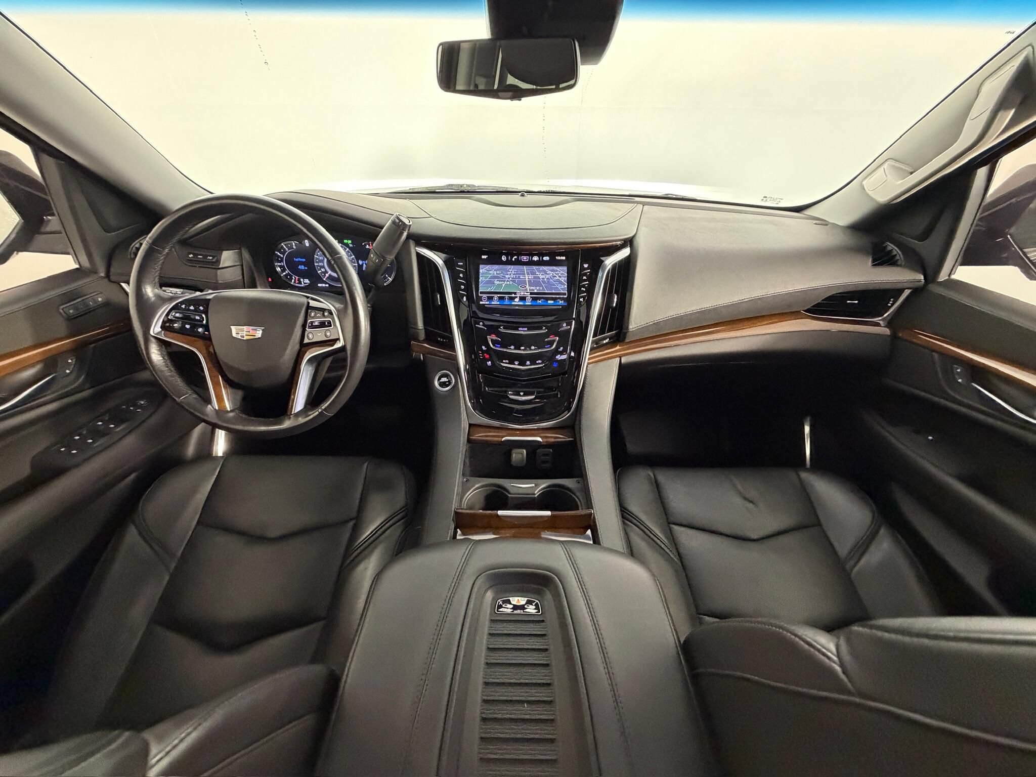 Used 2019 Cadillac Escalade Premium Luxury AWD/4WD image 8