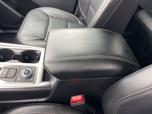 Used 2024 Ford Explorer Limited image 14