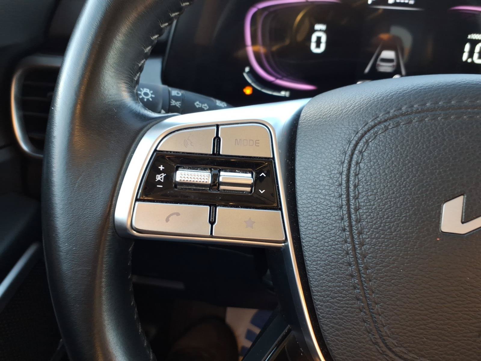 Used 2025 Kia Telluride S FWD image 21