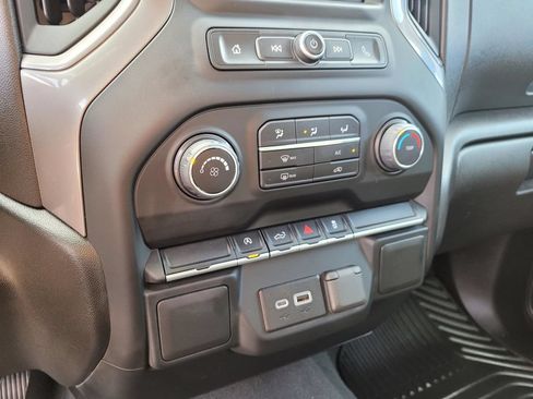 Used 2022 Chevrolet Silverado 1500 Custom AWD/4WD image 24