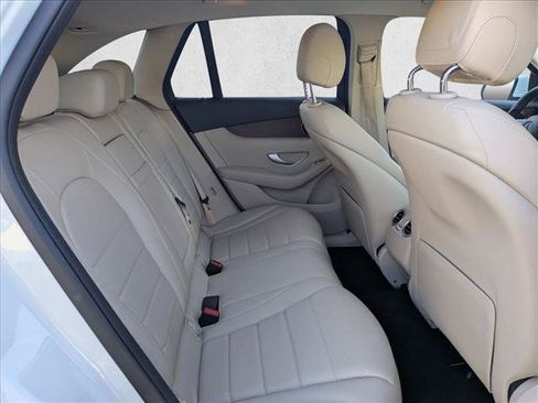 Used 2022 Mercedes-Benz GLC 300 4MATIC image 21