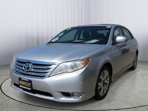 Used 2011 Toyota Avalon FWD image 4