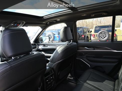 New 2026 Jeep Grand Cherokee Limited image 22