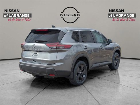 New 2026 Nissan Rogue SV image 5