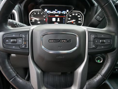 Used 2020 GMC Sierra 1500 Denali w/ Denali Ultimate Package AWD/4WD image 18