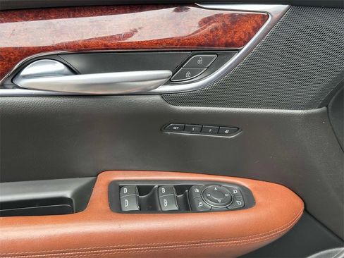 Used 2019 Cadillac XT5 Luxury image 21