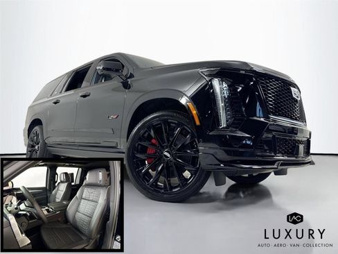 Used 2025 Cadillac Escalade ESV V w/ LPO, ONYX Package image 2