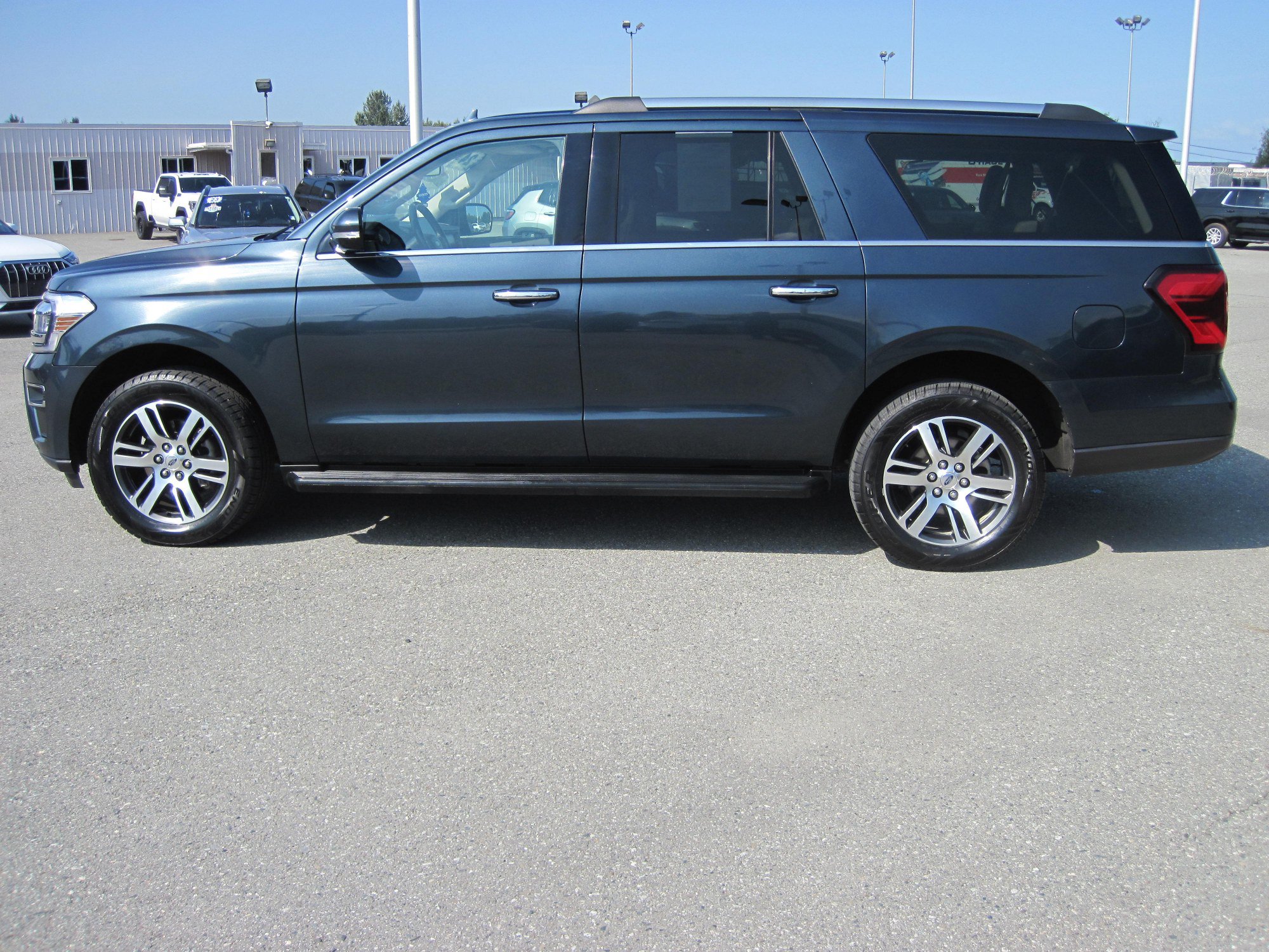 Used 2024 Ford Expedition Max Limited AWD/4WD image 12