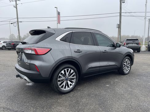 Used 2022 Ford Escape Titanium w/ Class II Trailer Tow Package image 2