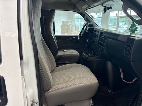 Used 2017 Chevrolet Express 3500 LT w/ LT Preferred Equipment Group RWD image 19