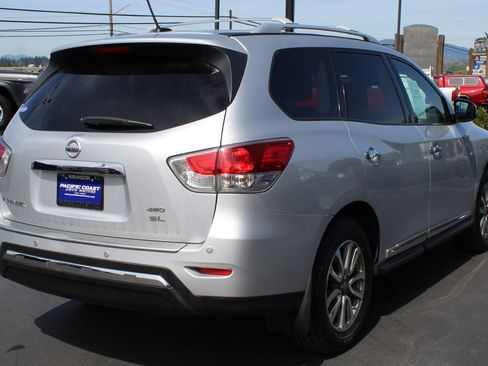 Used 2013 Nissan Pathfinder SL w/ Cargo Pkg AWD/4WD image 6