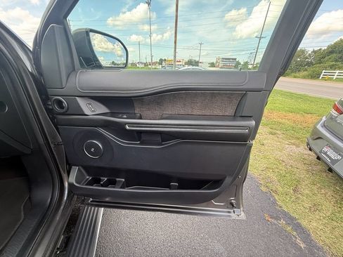 Used 2021 Ford Expedition Max Limited AWD/4WD image 24