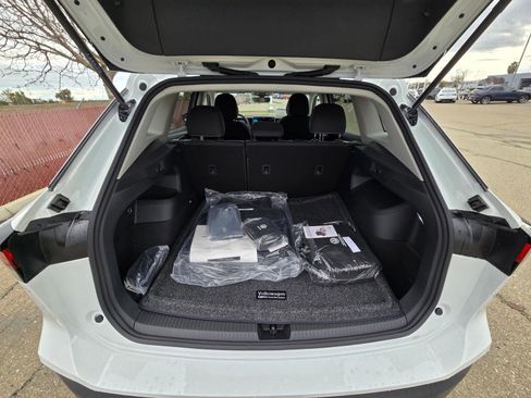 New 2026 Volkswagen Tiguan S image 7