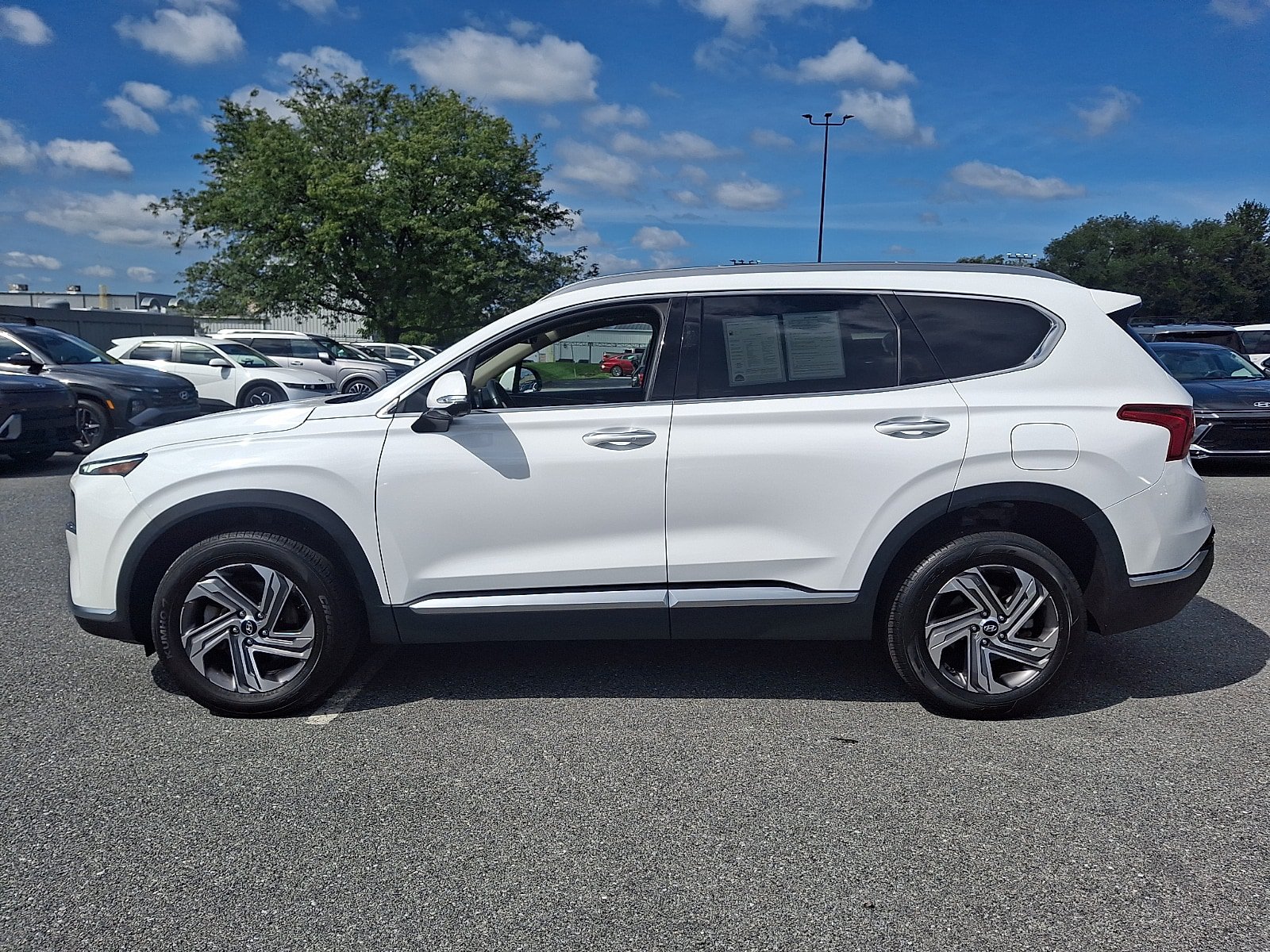 Certified 2023 Hyundai Santa Fe SEL w/ Premium Package AWD/4WD image 9