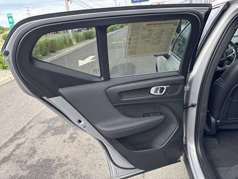Certified 2025 Volvo XC40 B5 Plus AWD/4WD image 16