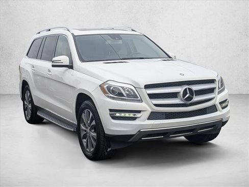 Used 2015 Mercedes-Benz GL 450 4MATIC image 3