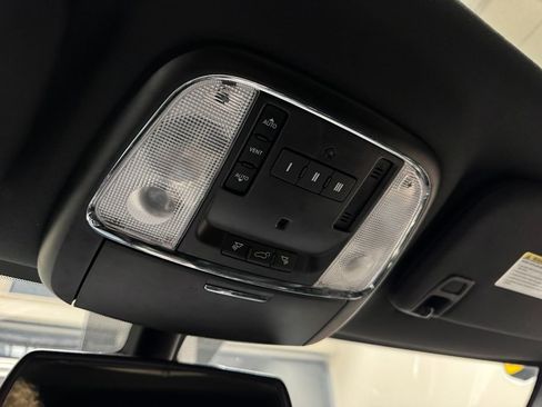 Used 2015 Jeep Grand Cherokee Altitude image 41