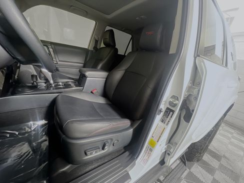 Used 2024 Toyota 4Runner TRD Off-Road Premium w/ Off Road Premium Plus Package AWD/4WD image 15