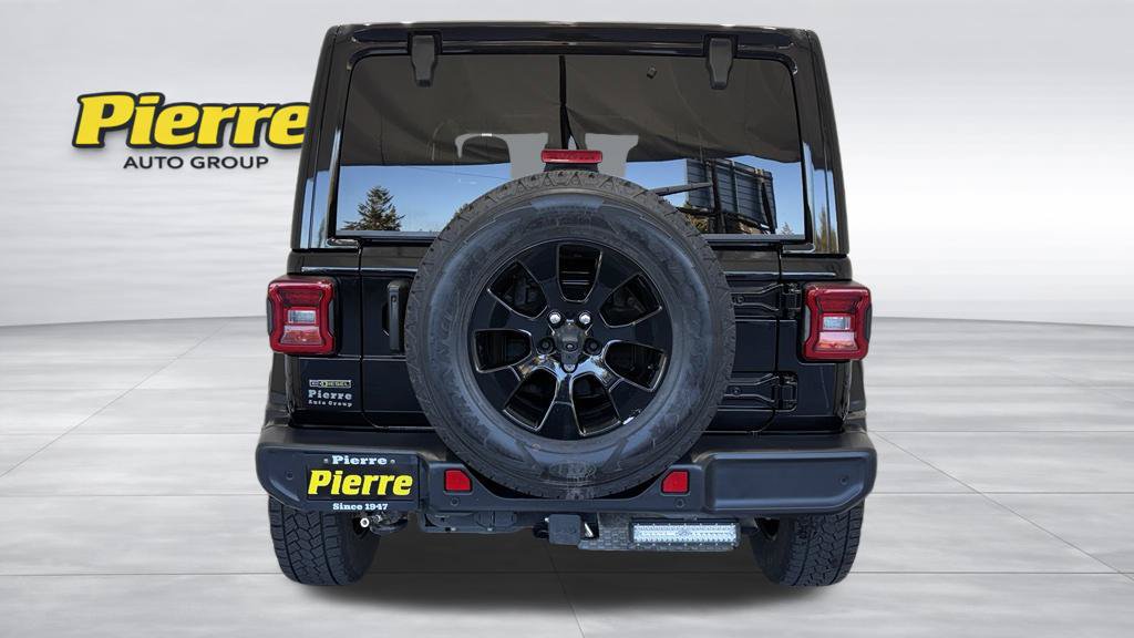 Used 2021 Jeep Wrangler Unlimited Sahara w/ Uconnect 4C Nav & Sound Group AWD/4WD image 3