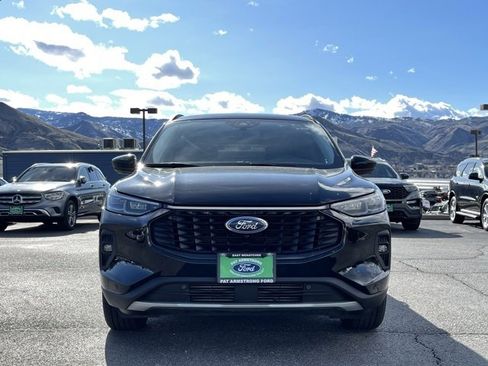 Used 2024 Ford Escape Platinum image 5