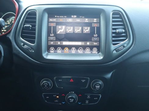 Used 2017 Jeep Compass Trailhawk w/ Popular Equipment Group AWD/4WD image 34