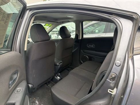 Used 2017 Honda HR-V EX image 9