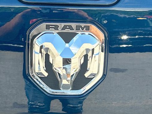 Used 2022 RAM 1500 Big Horn AWD/4WD image 12