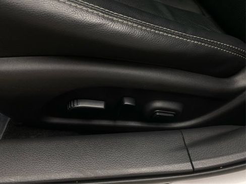 Used 2016 Nissan Altima 3.5 SL w/ 3.5 Technology Package FWD image 24