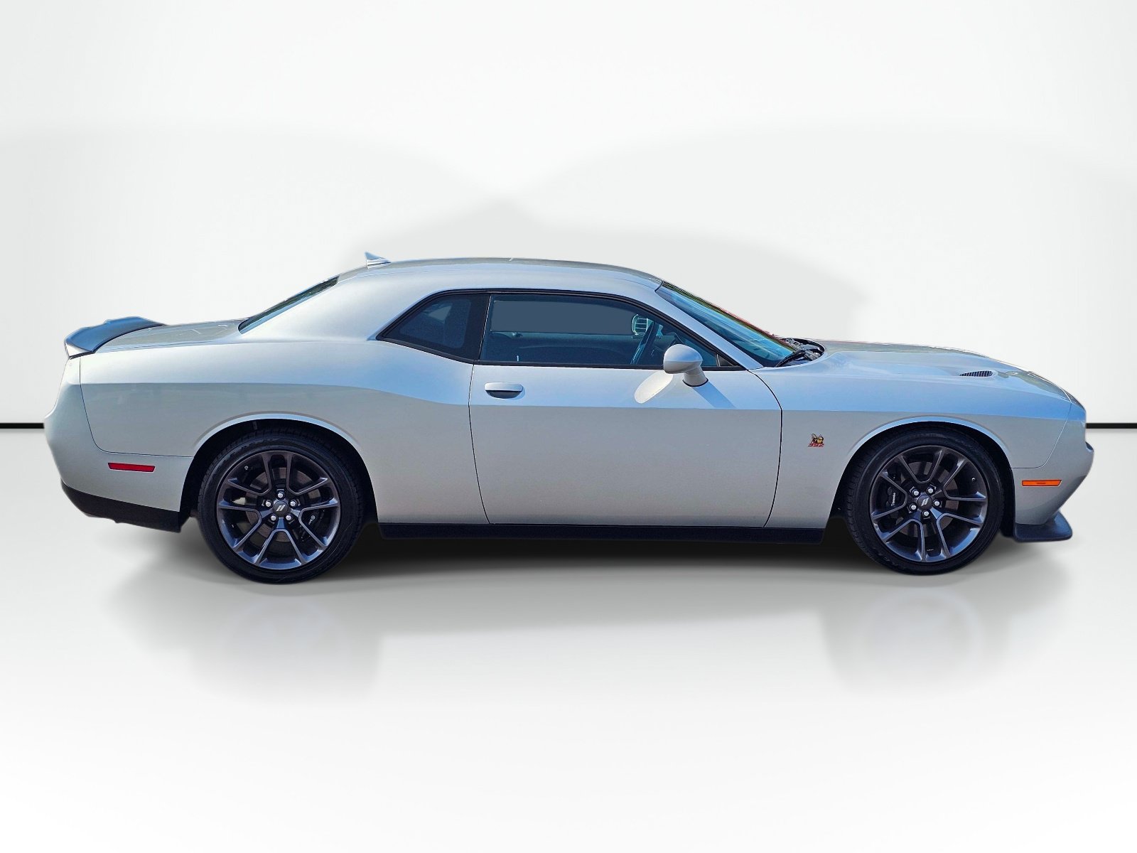 Used 2022 Dodge Challenger R/T Scat Pack RWD image 7