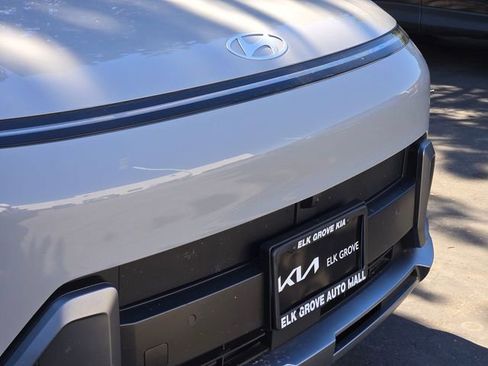 Used 2024 Hyundai Kona Limited FWD image 5