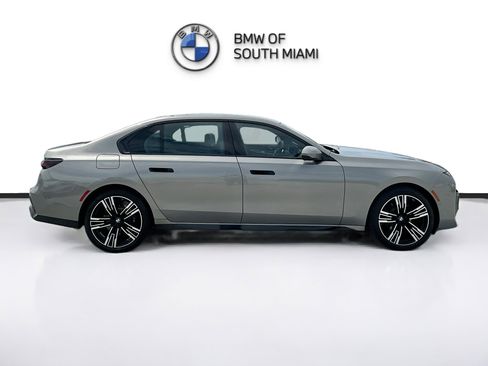 Used 2023 BMW 760i xDrive AWD/4WD image 8