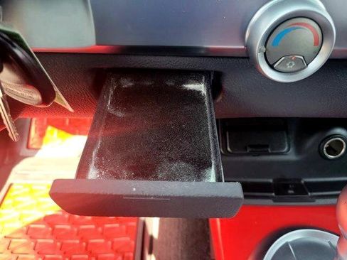 Used 2003 Chevrolet SSR w/ Preferred Equipment Group image 23