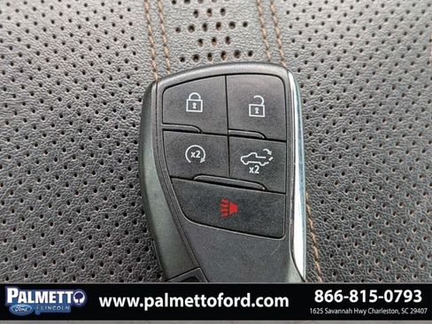 Used 2023 Chevrolet Silverado 1500 High Country w/ Technology Package AWD/4WD image 31