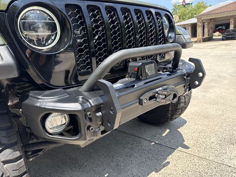 Used 2021 Jeep Gladiator Sport AWD/4WD image 14