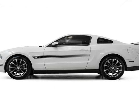 Used 2013 Ford Mustang GT Premium RWD image 9