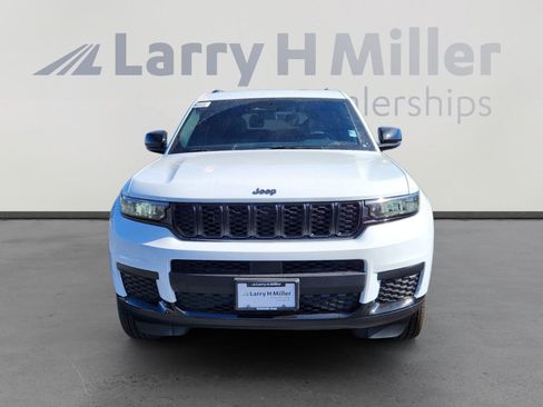 New 2025 Jeep Grand Cherokee L Altitude image 5